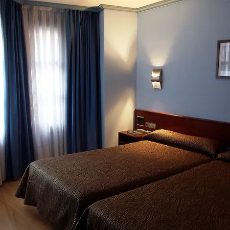 Hotel Gijon Hotell