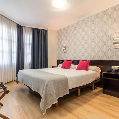 Hotel Gijon 3*